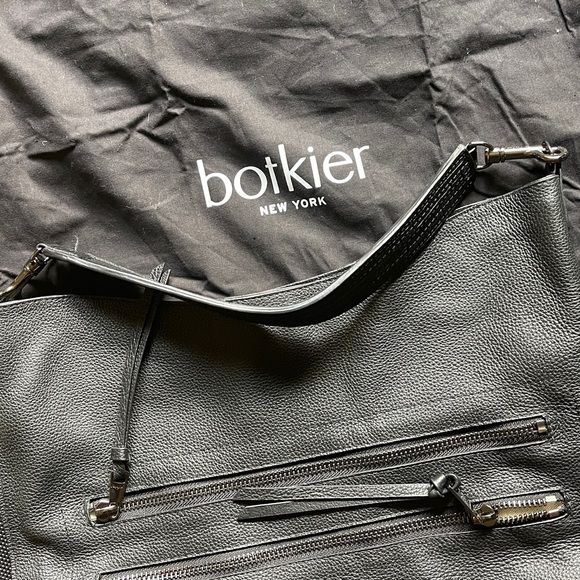 Botkier chelsea bucket shoulder bag in BLACK …EUC - Picture 5 of 8
